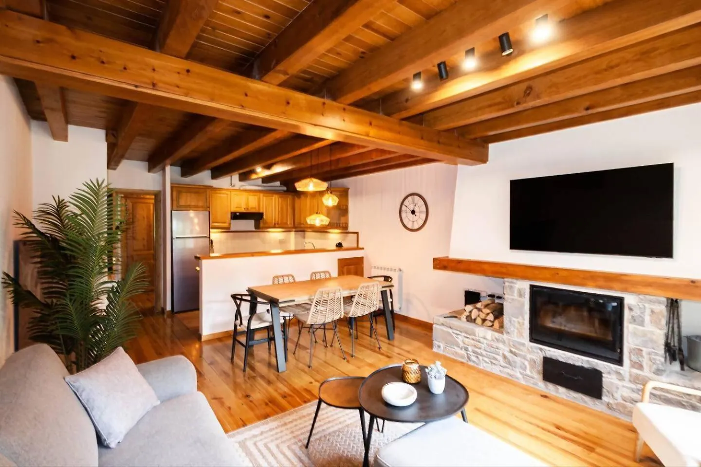 Espacioso Apartamento Con Jardin En Salardu Naut Aran